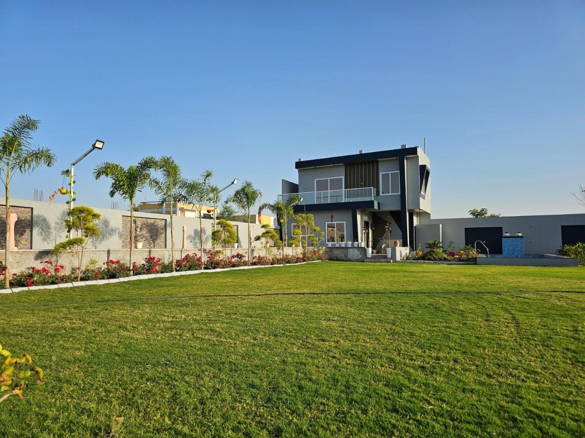 Shree Ambe Farmhouse Villa Ujjain Esterno foto
