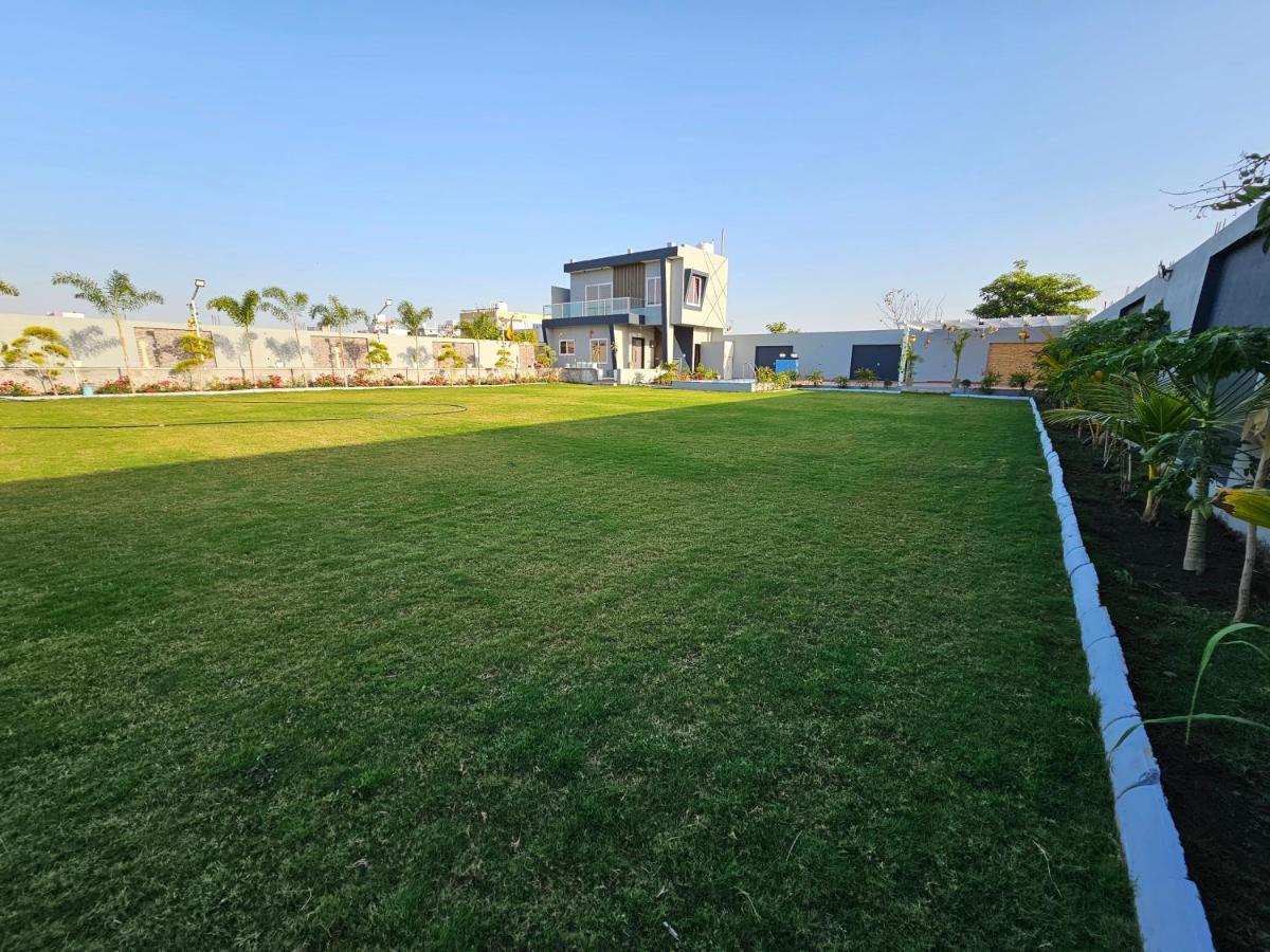 Shree Ambe Farmhouse Villa Ujjain Esterno foto