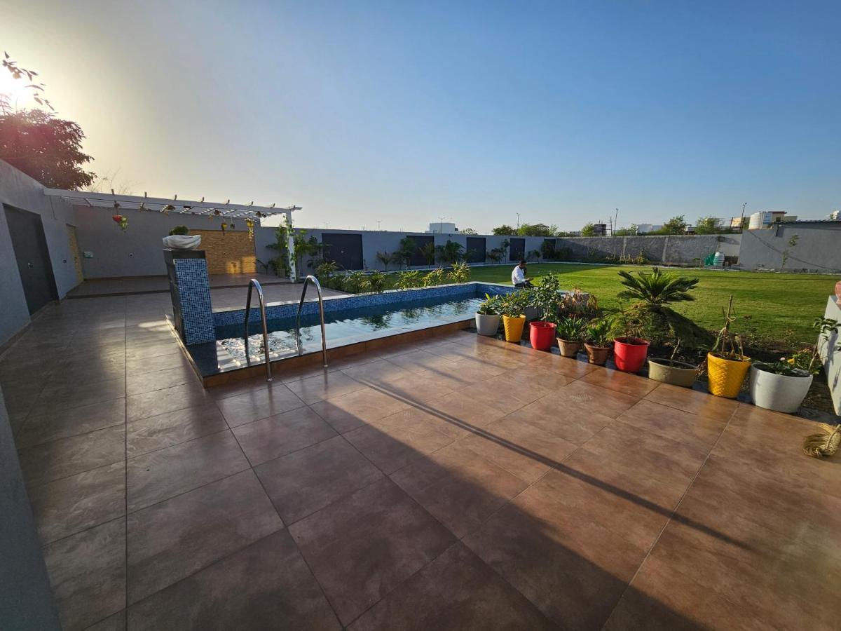Shree Ambe Farmhouse Villa Ujjain Esterno foto